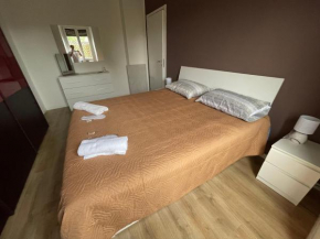 Impeccable 2-Bed House in Milano up to 4 people